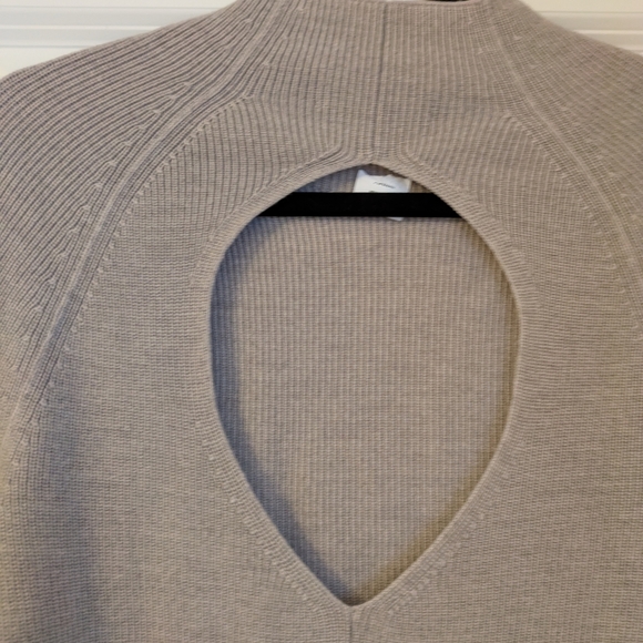 Banana Republic Merino Wool NWT Beige Sweater M - Picture 3 of 8
